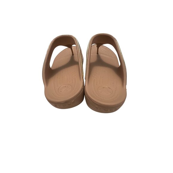Womens Crocs Flip Flops Sz W7 Gold & Tan Comfort Sandals Metallic Strap - Picture 4 of 6